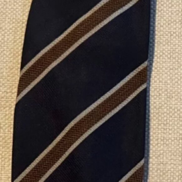AMAZING MEN'S LIMITED EDITION BURBERRY TIE - ITALY - Picture 1 of 2